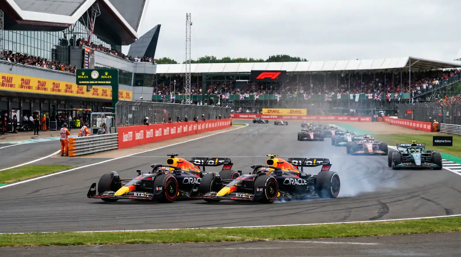 Independent F1 accumulator legs from separate events offering undistorted combined odds value